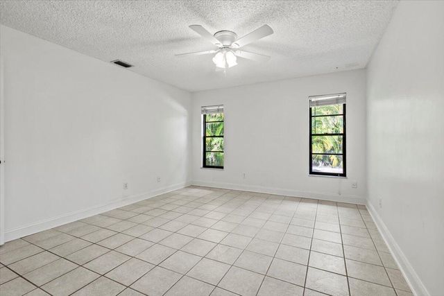 2850 SE Calvin Street, Port St Lucie, FL 34952