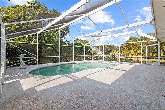 2850 SE Calvin Street, Port St Lucie, FL 34952