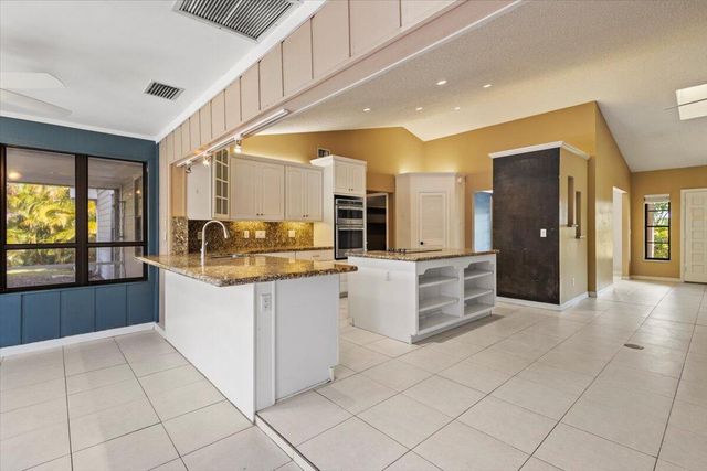 2850 SE Calvin Street, Port St Lucie, FL 34952