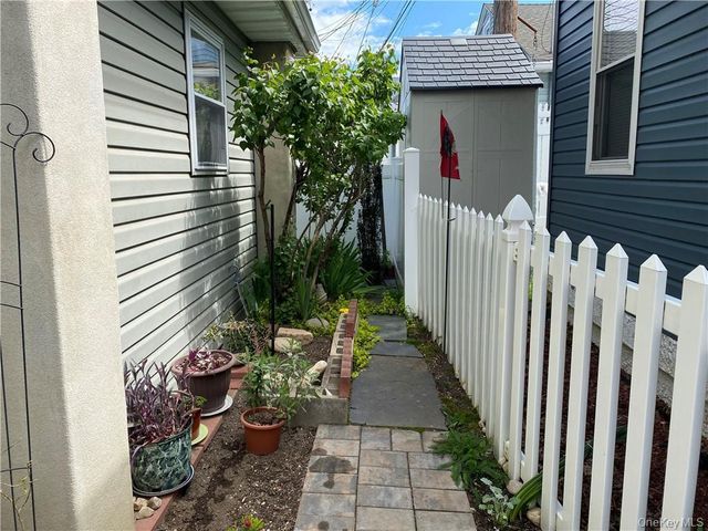 181C Edgewater C, Bronx, NY 10465