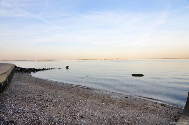 181C Edgewater C, Bronx, NY 10465