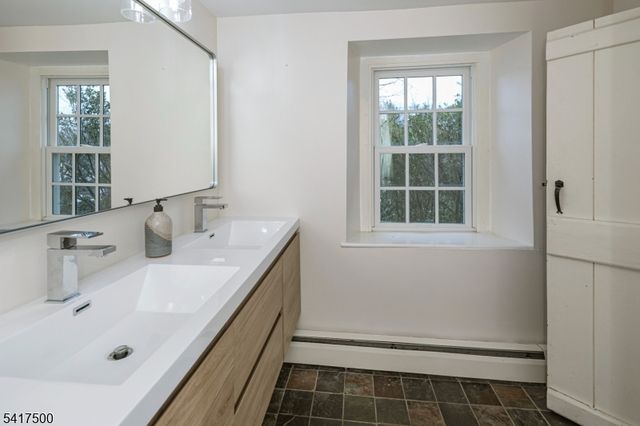 46 Poor Farm Rd, Hopewell Twp., NJ 08534