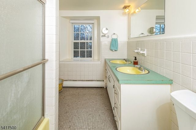 46 Poor Farm Rd, Hopewell Twp., NJ 08534