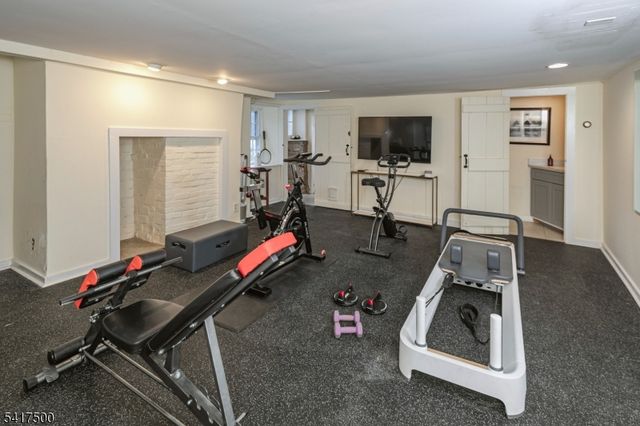 46 Poor Farm Rd, Hopewell Twp., NJ 08534