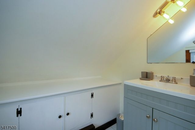 46 Poor Farm Rd, Hopewell Twp., NJ 08534