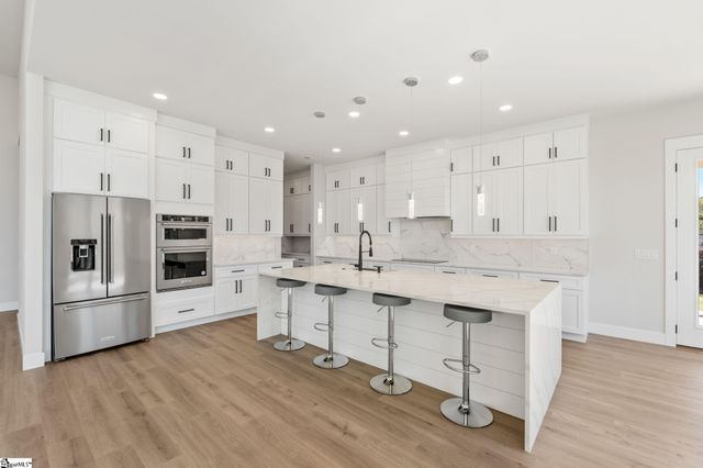 1730 Riveroak Road, Inman, SC 29349