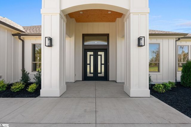 1730 Riveroak Road, Inman, SC 29349