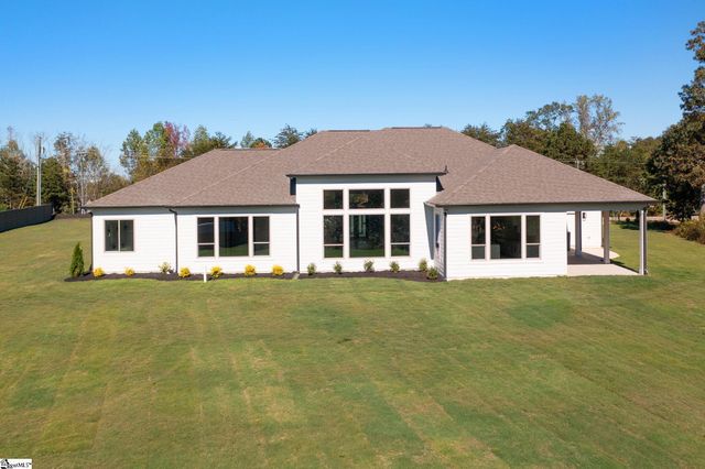 1730 Riveroak Road, Inman, SC 29349