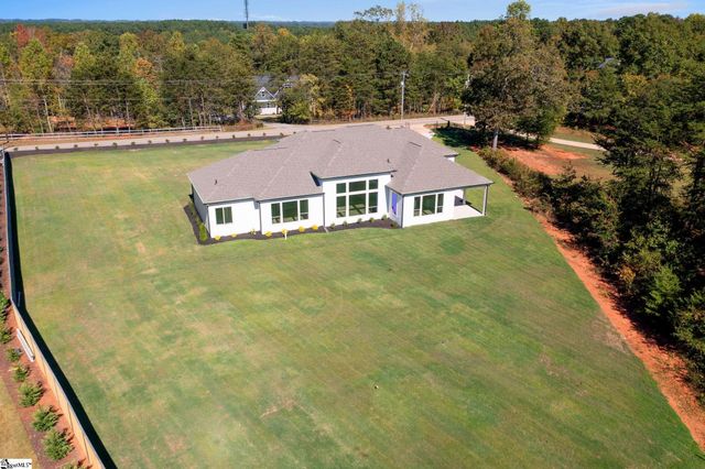 1730 Riveroak Road, Inman, SC 29349