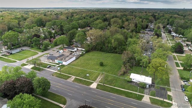 27480 5 Mile Road, Livonia, MI 48154