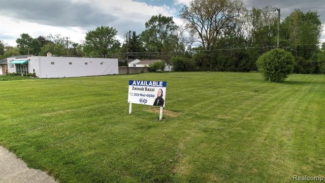 27480 5 Mile Road, Livonia, MI 48154