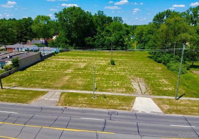 27480 5 Mile Road, Livonia, MI 48154