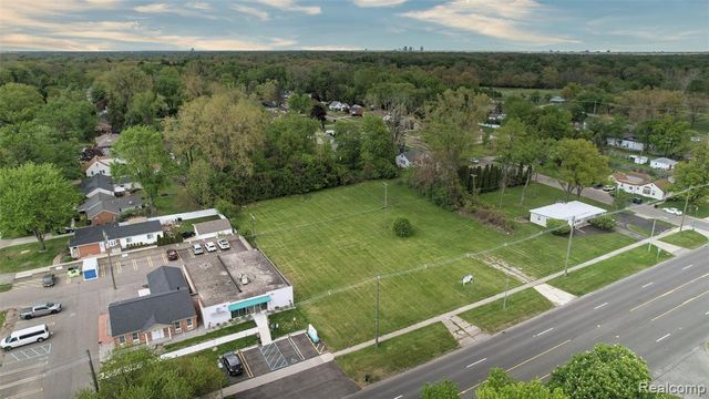 27480 5 Mile Road, Livonia, MI 48154