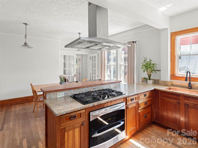 65 Longview Road, Asheville, NC 28806
