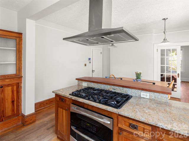65 Longview Road, Asheville, NC 28806