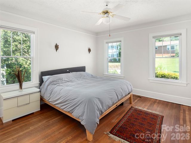 65 Longview Road, Asheville, NC 28806