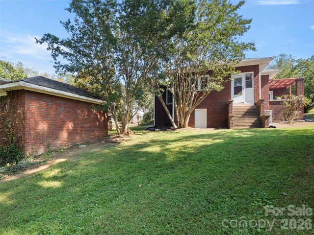 65 Longview Road, Asheville, NC 28806