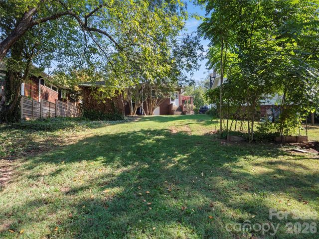 65 Longview Road, Asheville, NC 28806