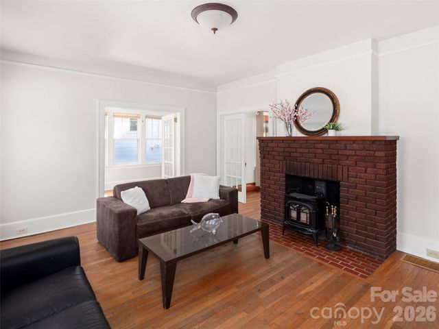 65 Longview Road, Asheville, NC 28806