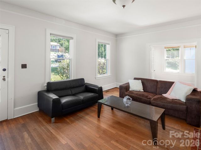 65 Longview Road, Asheville, NC 28806
