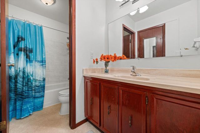 4289 W College AVENUE, Milwaukee, WI 53221