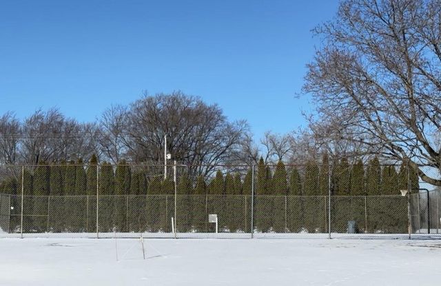 4289 W College AVENUE, Milwaukee, WI 53221