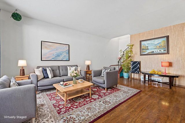 4289 W College AVENUE, Milwaukee, WI 53221