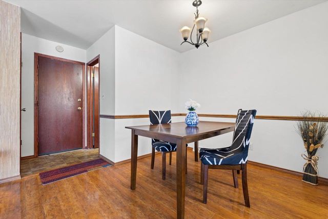 4289 W College AVENUE, Milwaukee, WI 53221