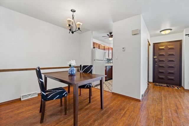 4289 W College AVENUE, Milwaukee, WI 53221