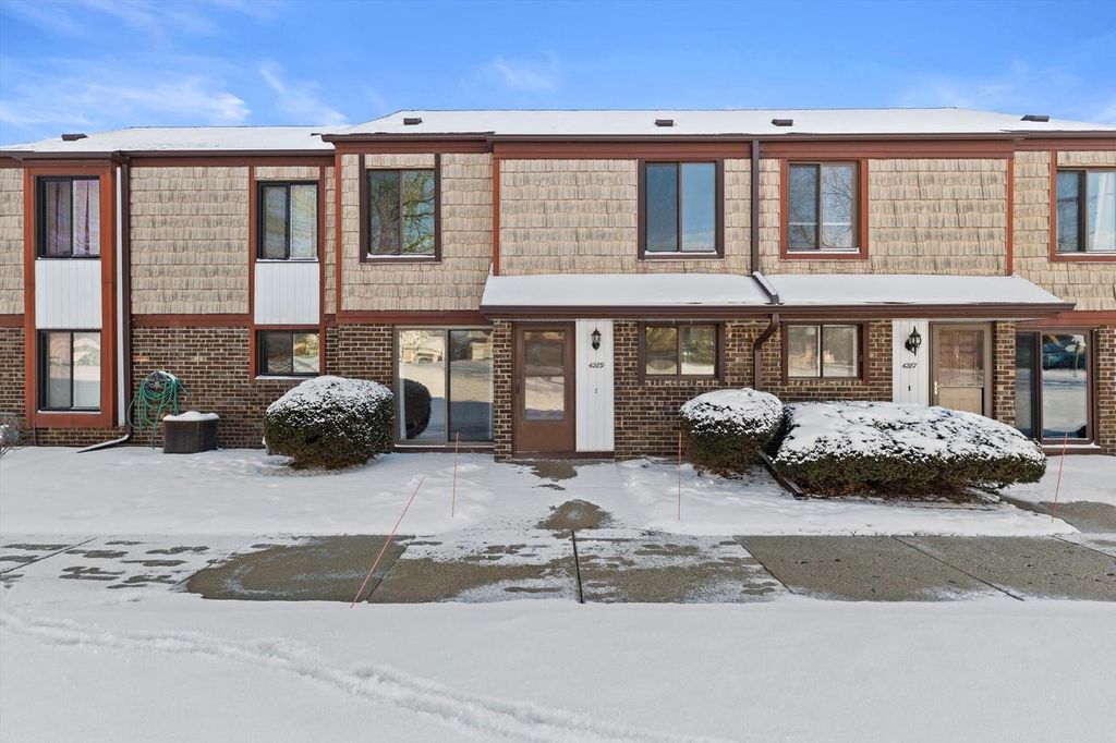 4289 W College AVENUE, Milwaukee, WI 53221