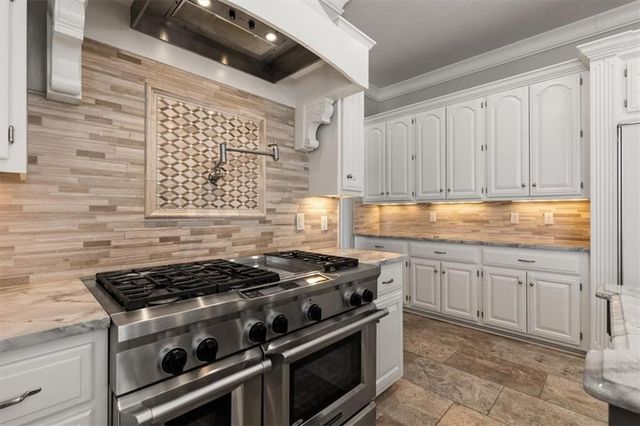 1 W Colonial Drive, Rogers, AR 72758