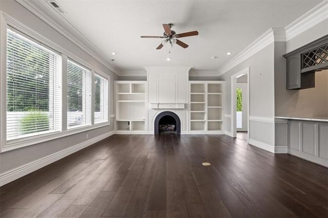 1 W Colonial Drive, Rogers, AR 72758