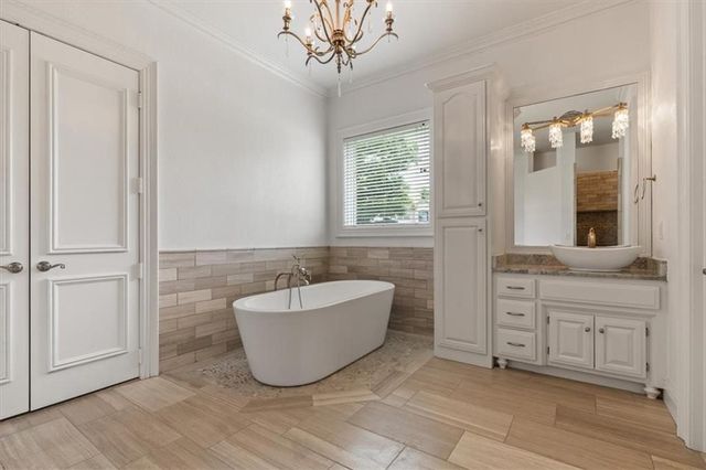 1 W Colonial Drive, Rogers, AR 72758