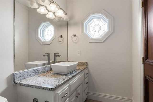 1 W Colonial Drive, Rogers, AR 72758