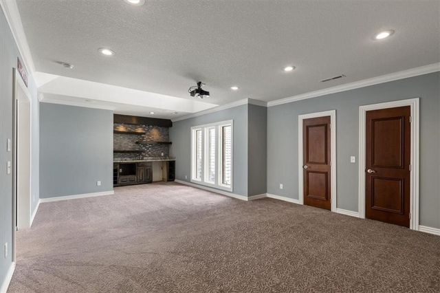 1 W Colonial Drive, Rogers, AR 72758