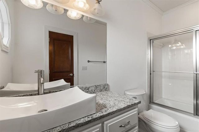 1 W Colonial Drive, Rogers, AR 72758