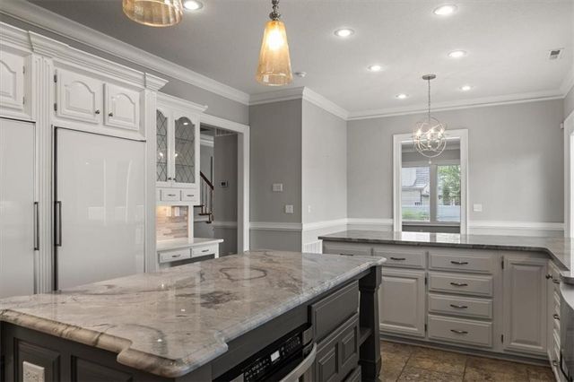 1 W Colonial Drive, Rogers, AR 72758