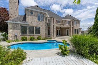 1 W Colonial Drive, Rogers, AR 72758