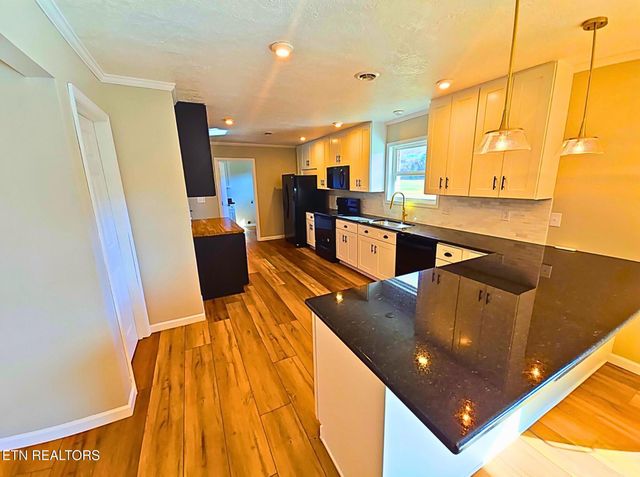 858 North Main St, Decatur, TN 37322