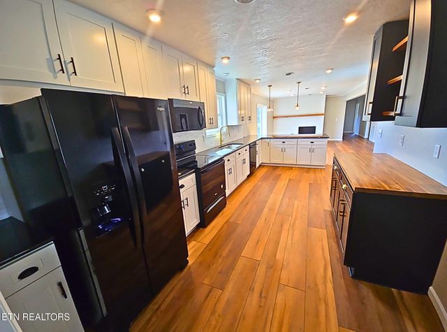 858 North Main St, Decatur, TN 37322