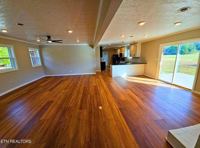 858 North Main St, Decatur, TN 37322