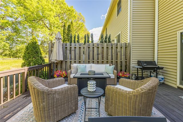 1320 Courtney Dr, Victor, NY 14564