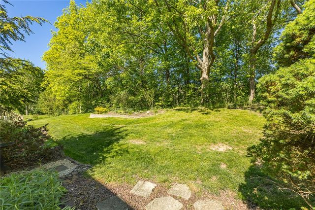 1320 Courtney Dr, Victor, NY 14564