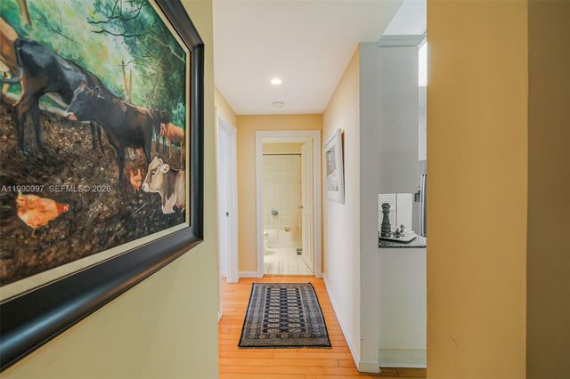 888 Brickell Key Dr 807, Miami, FL 33131