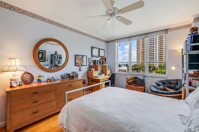 888 Brickell Key Dr 807, Miami, FL 33131