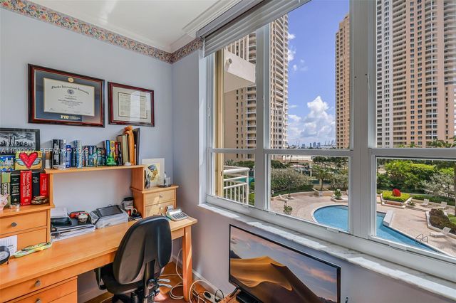 888 Brickell Key Dr 807, Miami, FL 33131