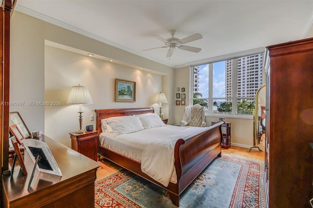 888 Brickell Key Dr 807, Miami, FL 33131