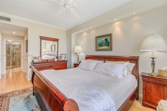 888 Brickell Key Dr 807, Miami, FL 33131