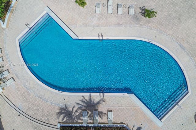 888 Brickell Key Dr 807, Miami, FL 33131