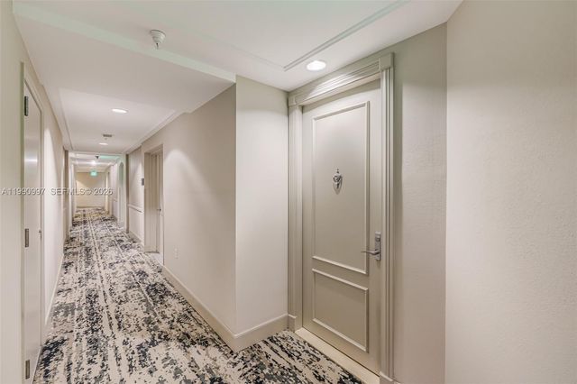 888 Brickell Key Dr 807, Miami, FL 33131